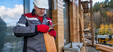 Jak mocować deski elewacyjne, aby zachowały trwałość i estetykę na lata?