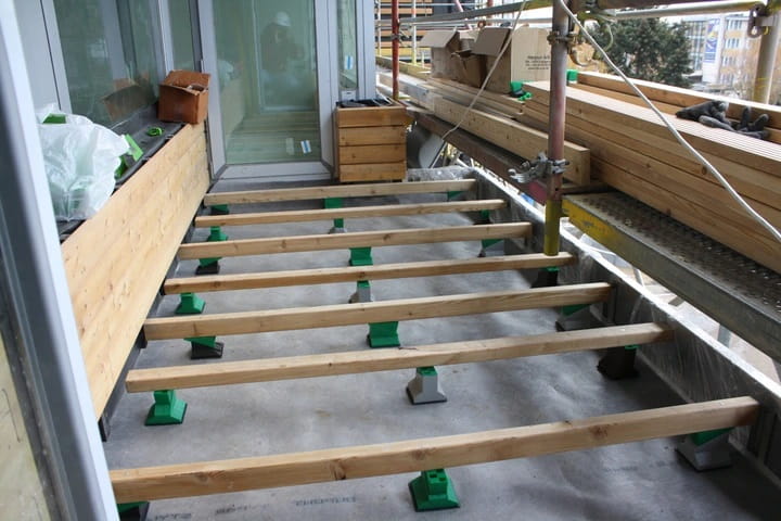 podstawka-regulowana-pod-deski-tarasowe-na-balkonie_big (7)